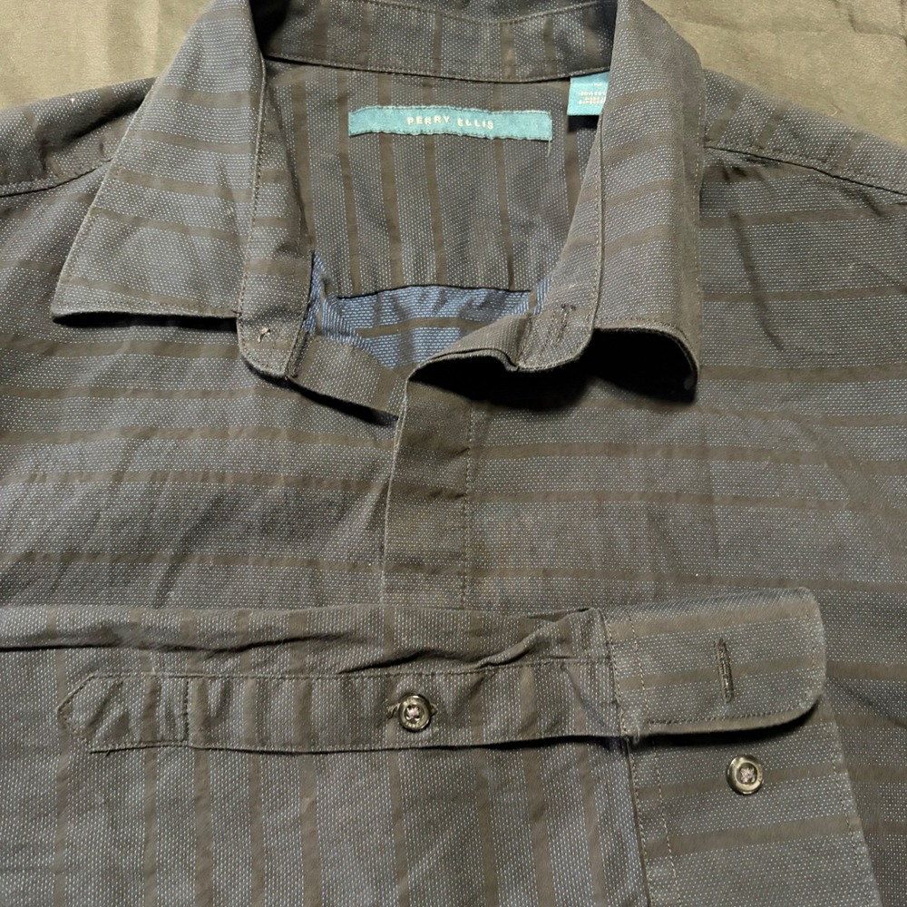 Perry Ellis Mens M Navy Blue Striped LongSleeve Placket Button Down Cotton Shirt